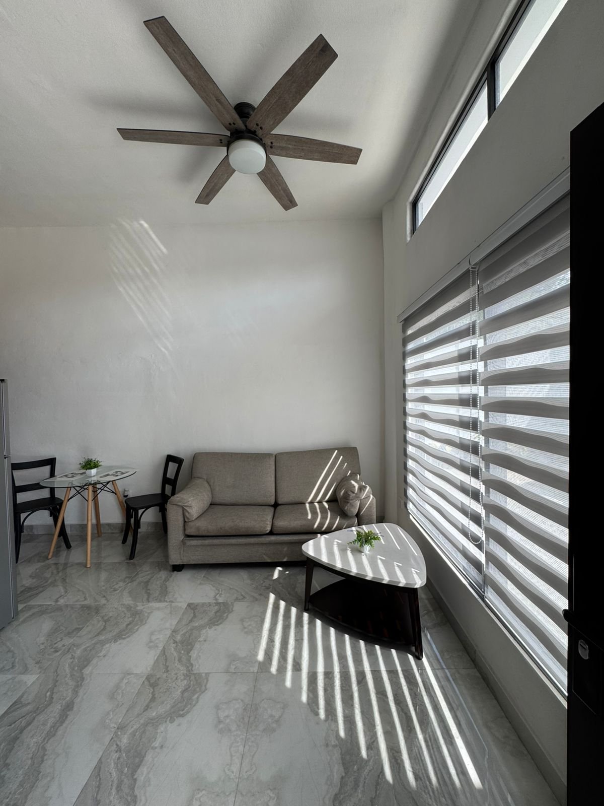 Estudio nuevo y amueblado premium en la Ejidal Sur