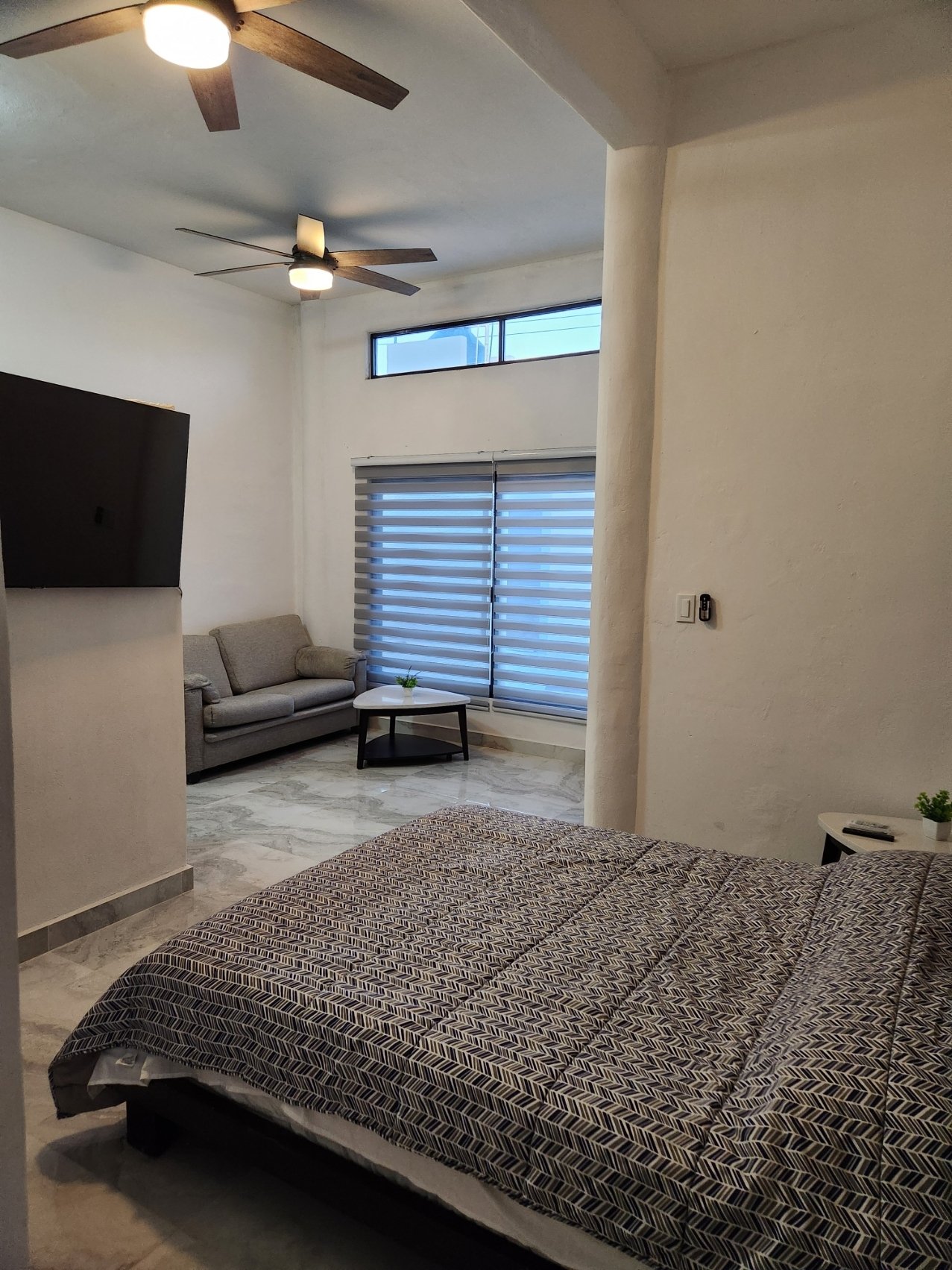 Estudio nuevo y amueblado premium en la Ejidal Sur