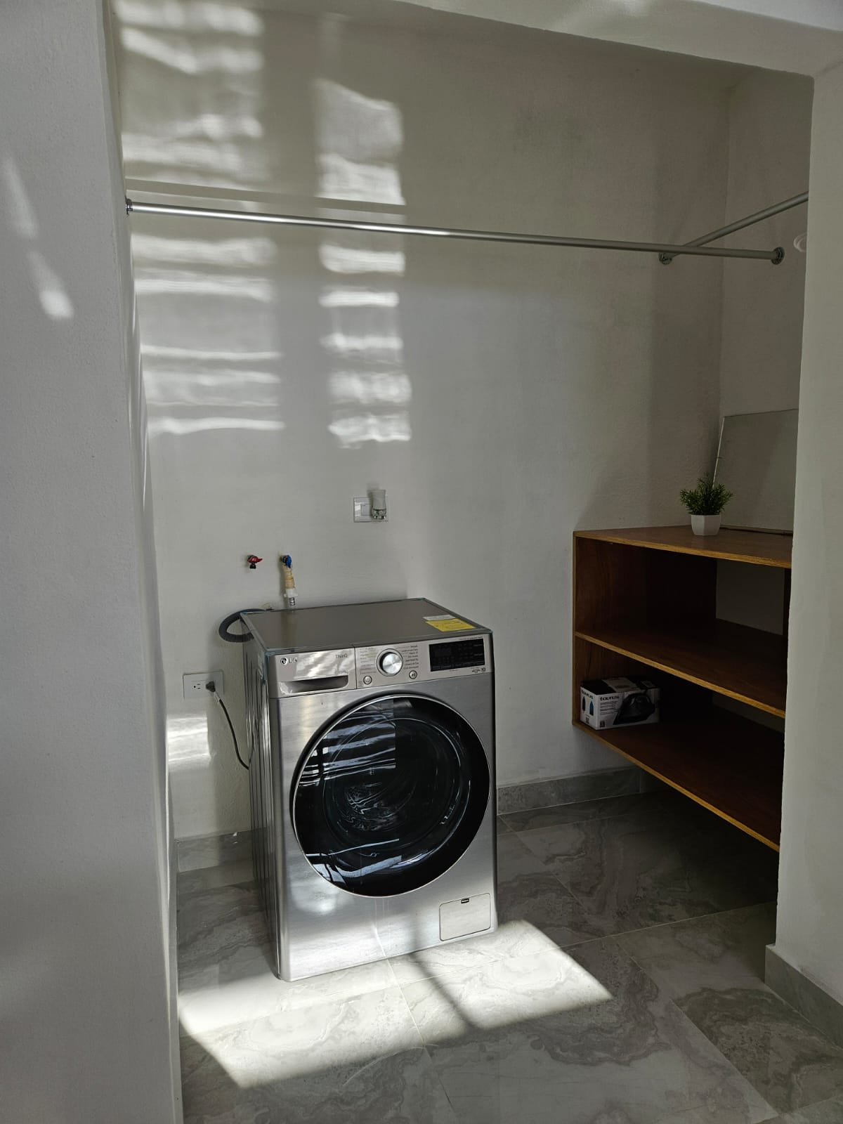 Estudio nuevo y amueblado premium en la Ejidal Sur